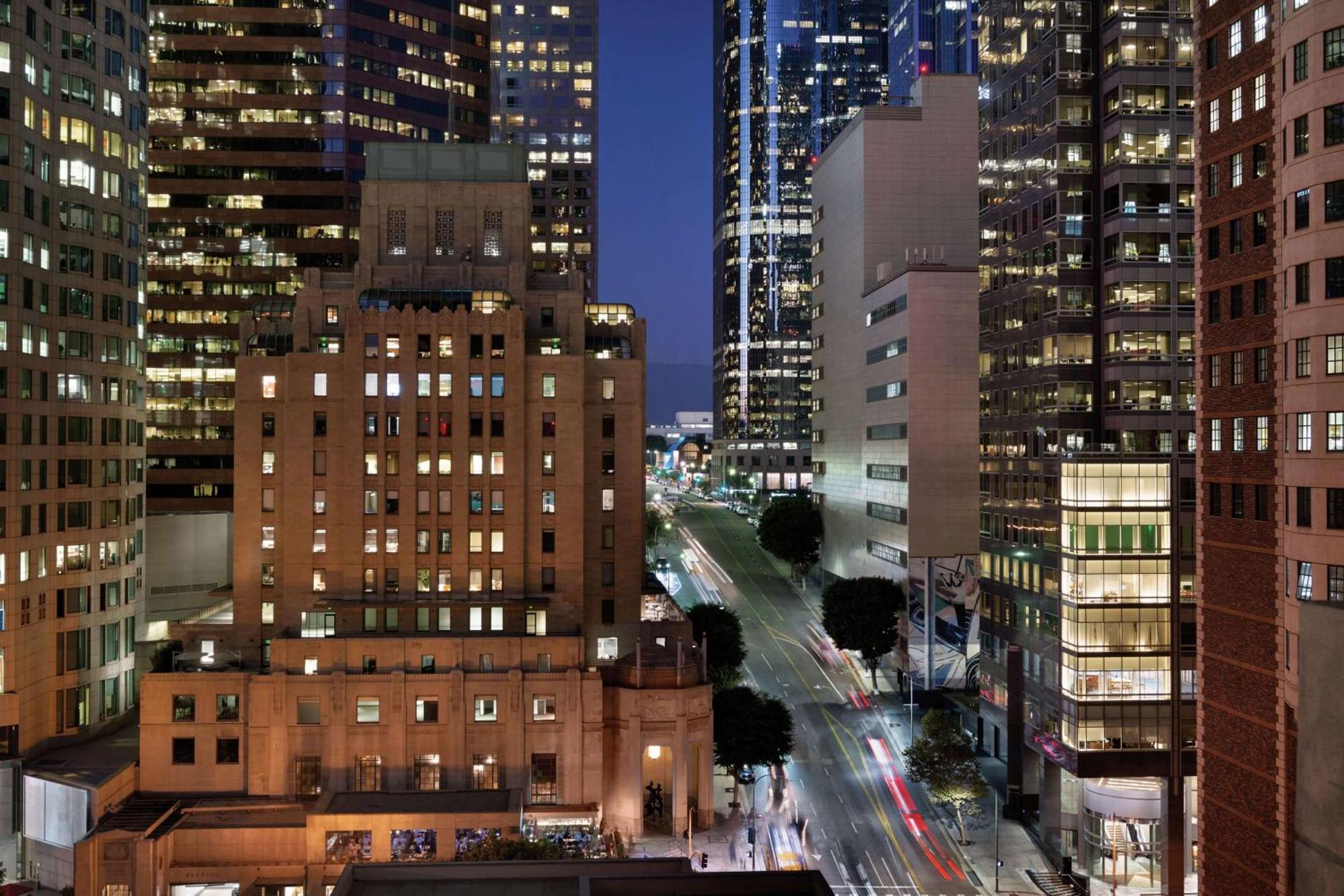 Hilton Checkers Angeles 3*