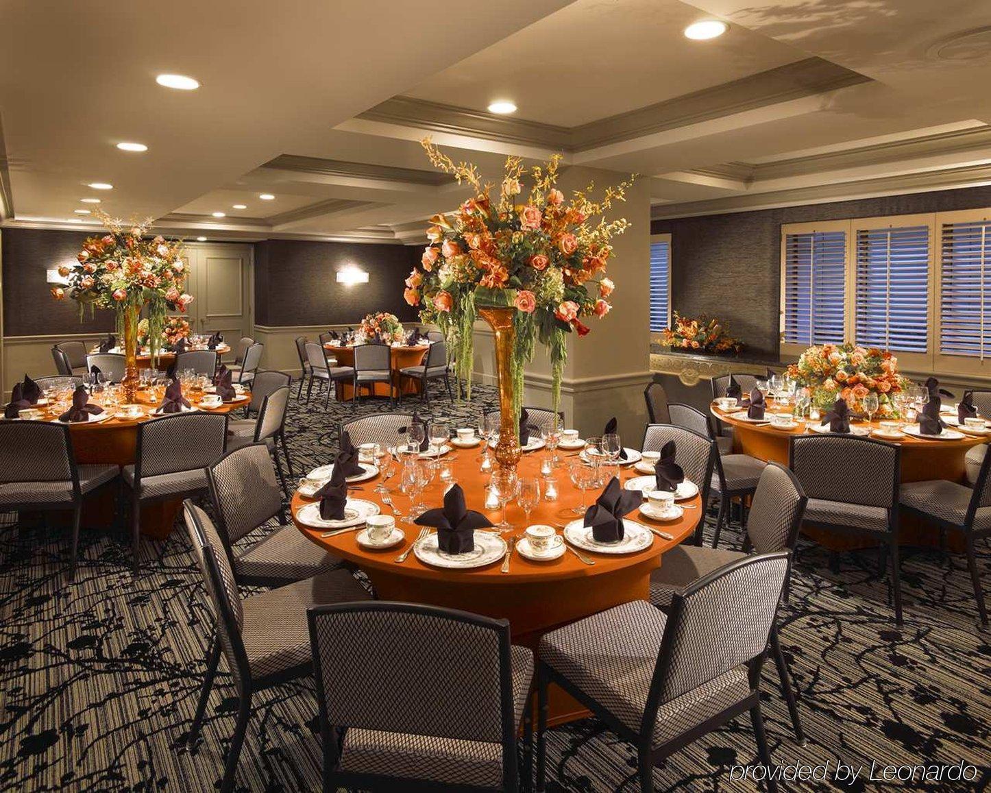 Hilton Checkers Angeles Hotel 3*